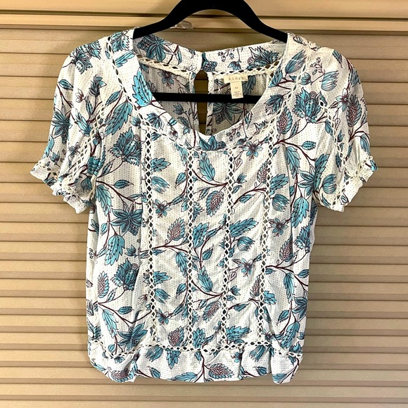 hinge Tops - Hinge floral top